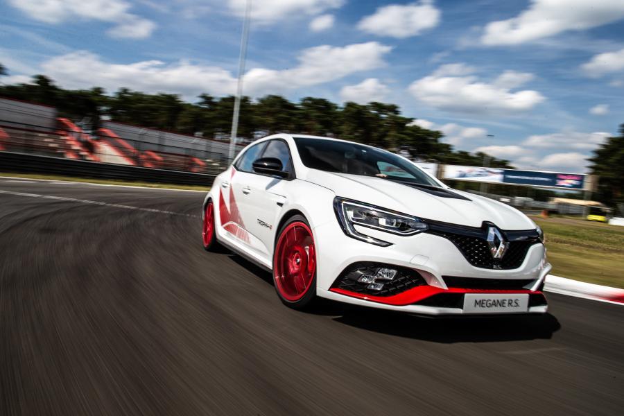  Renault Megane R.S. Trophy-R 2019 года  (WW) (фото 25 из 49)